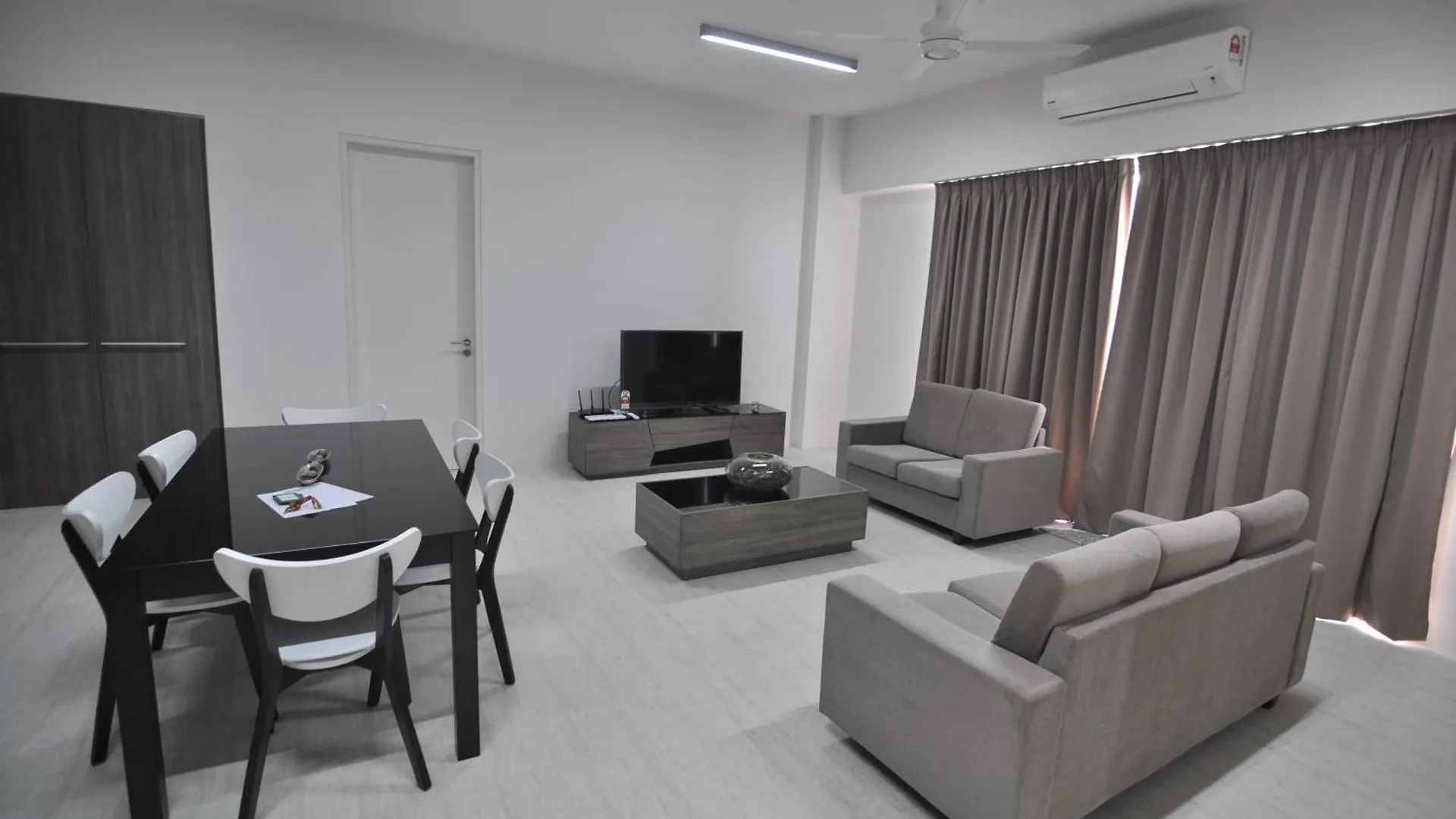 Appartement By The Sea With Side Seaview N Sunset View #3A2 à Batu Ferringhi 0*,